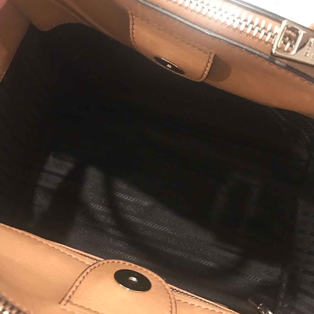 AUTHENTIC BEIGE PRADA PURSE!! - Picture 5 of 7